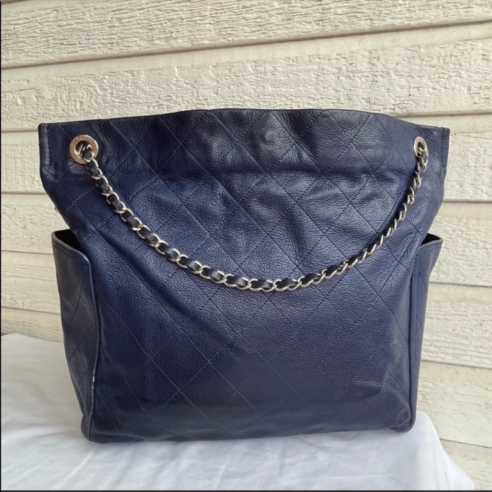 🚫SOLD🚫CHANEL Caviar Jumbo Quilted Blue Chain Monogram Tote Hobo Crossbody Bag - Picture 4 of 12